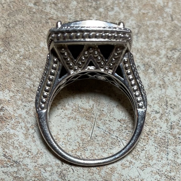 Diamond Blue Pompadour Ring. Size 6. Rhodium over 925 SS Gorgeous setting. - Picture 9 of 10